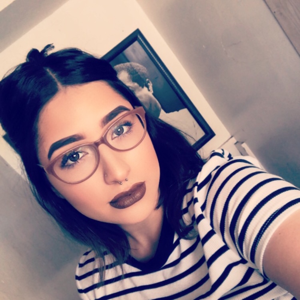 Meet your Posher, Perla